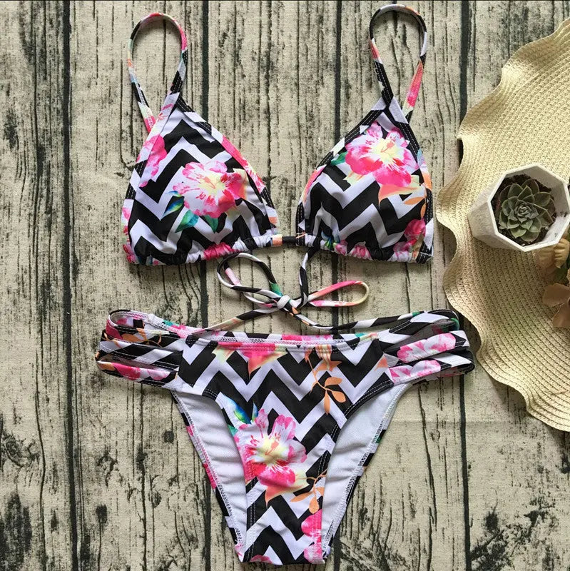 Costum de baie din două piese ''Flowers'' - Zappy Fashion Romania